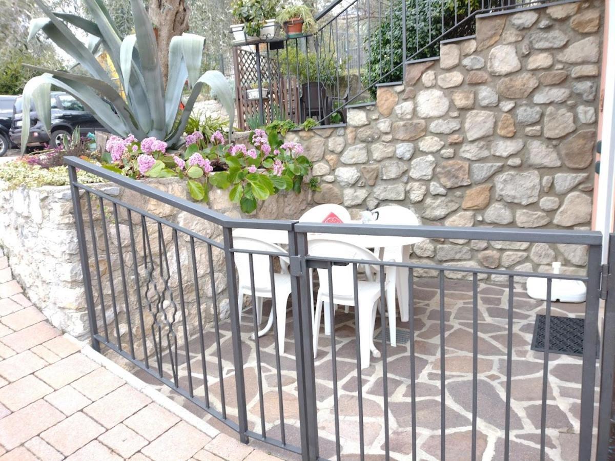Appartamenti Casa Nina, Lago,Montagne, Uliveti Brenzone sul Garda Exterior foto
