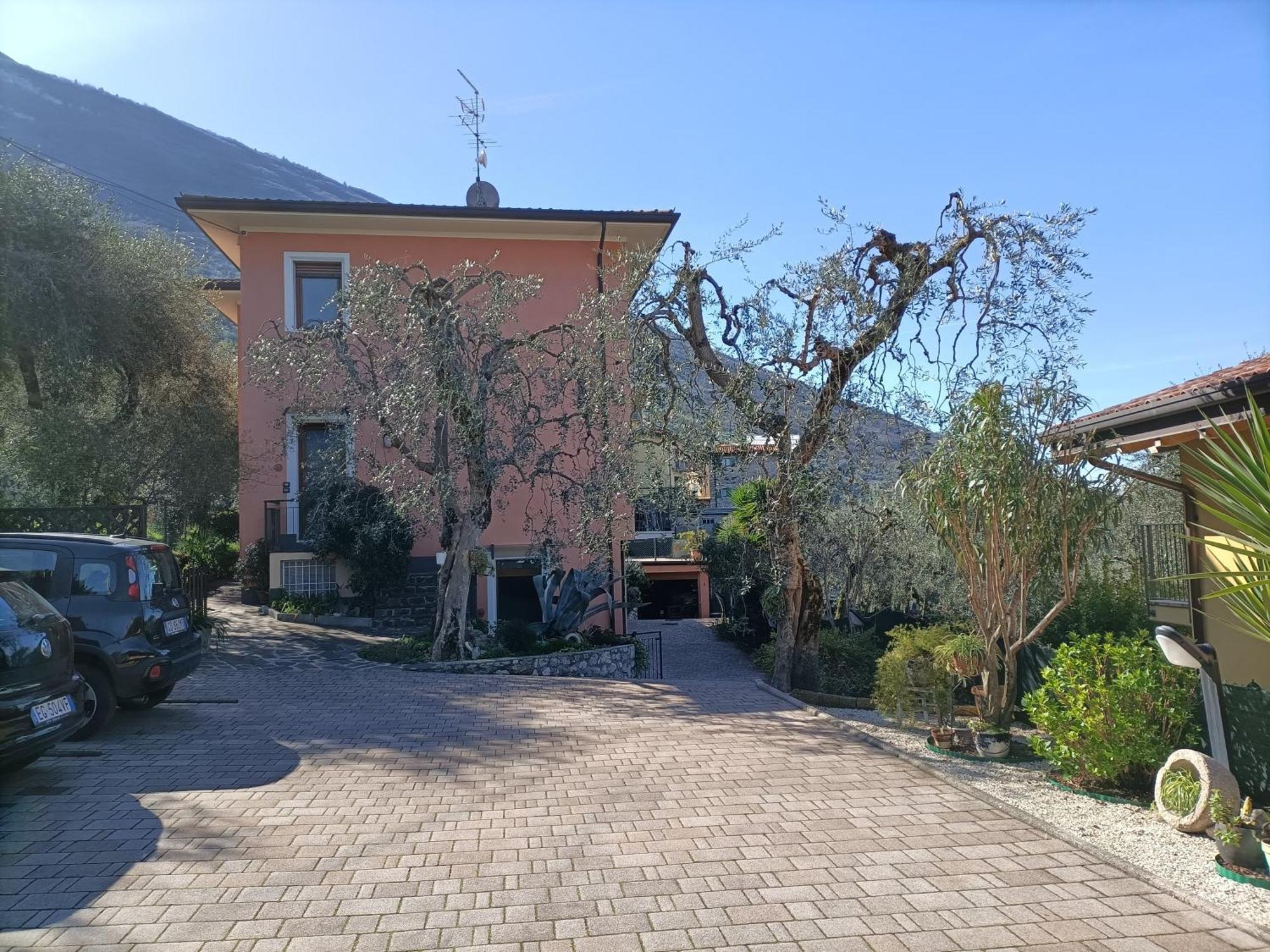 Appartamenti Casa Nina, Lago,Montagne, Uliveti Brenzone sul Garda Exterior foto