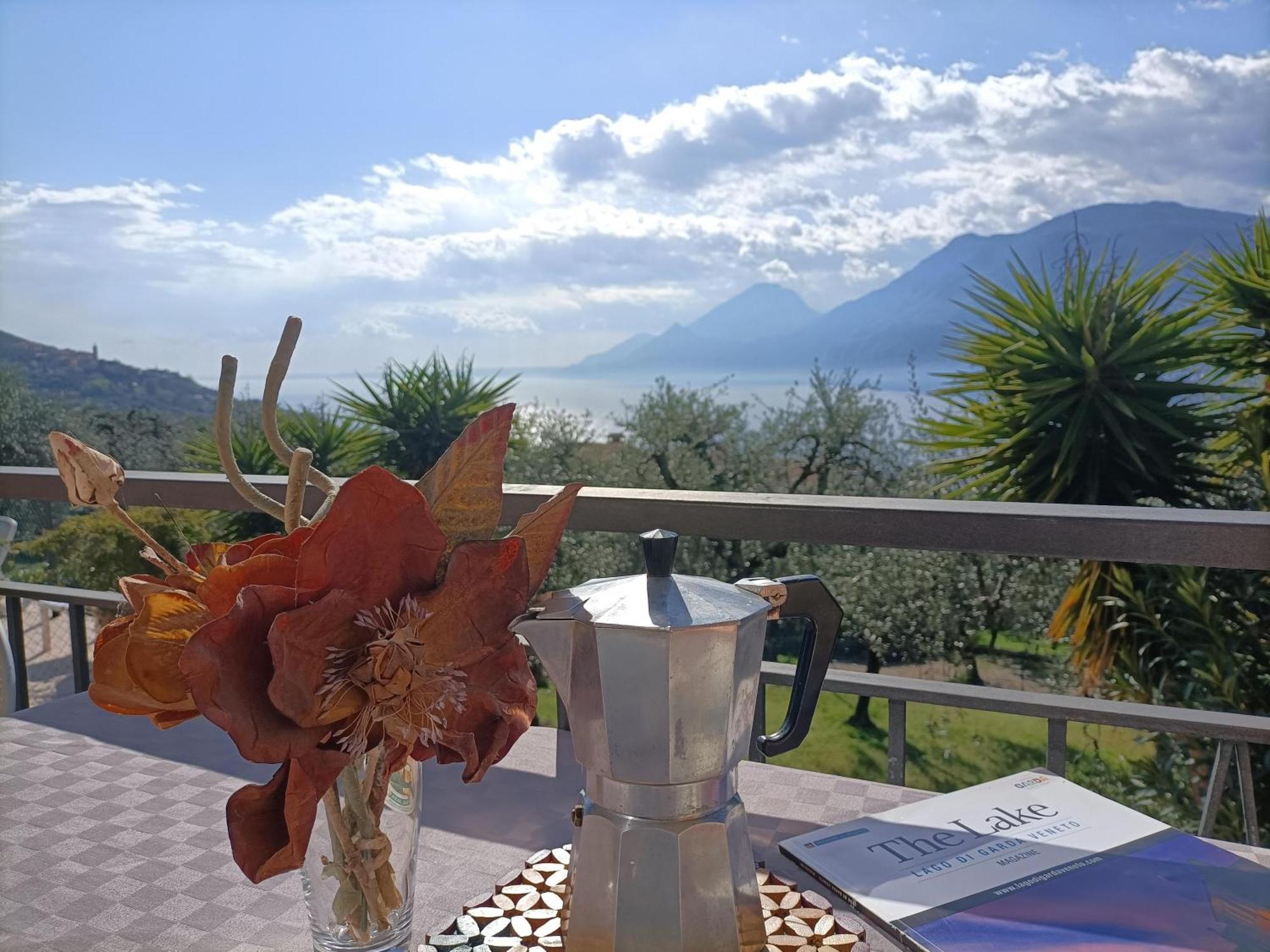 Appartamenti Casa Nina, Lago,Montagne, Uliveti Brenzone sul Garda Exterior foto
