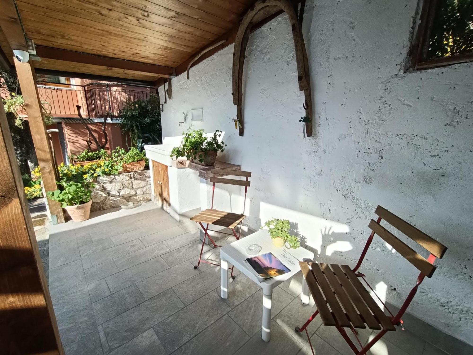 Appartamenti Casa Nina, Lago,Montagne, Uliveti Brenzone sul Garda Exterior foto
