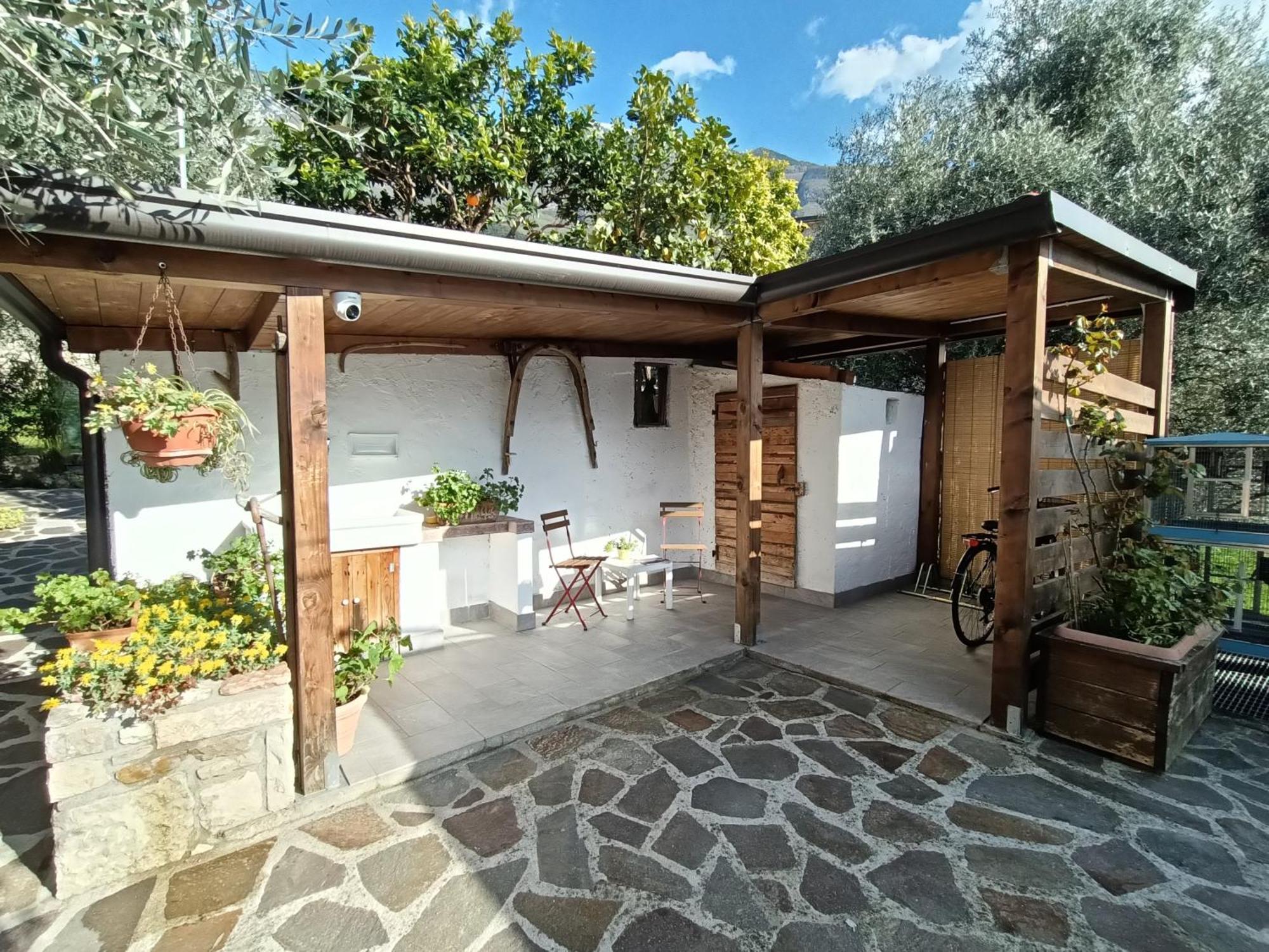 Appartamenti Casa Nina, Lago,Montagne, Uliveti Brenzone sul Garda Exterior foto